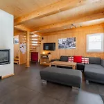 The Laerch Chalet *
